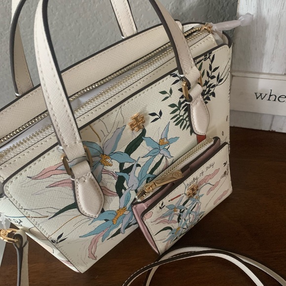 New 🌸 Tory Burch set Emerson crossbody & wallet - Picture 3 of 15
